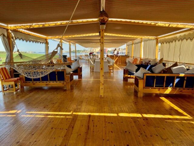 Dahabeya, deck
