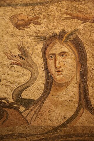 tiamat-sarkanyanya-spiritualis-utazas-zeugma-muzeum