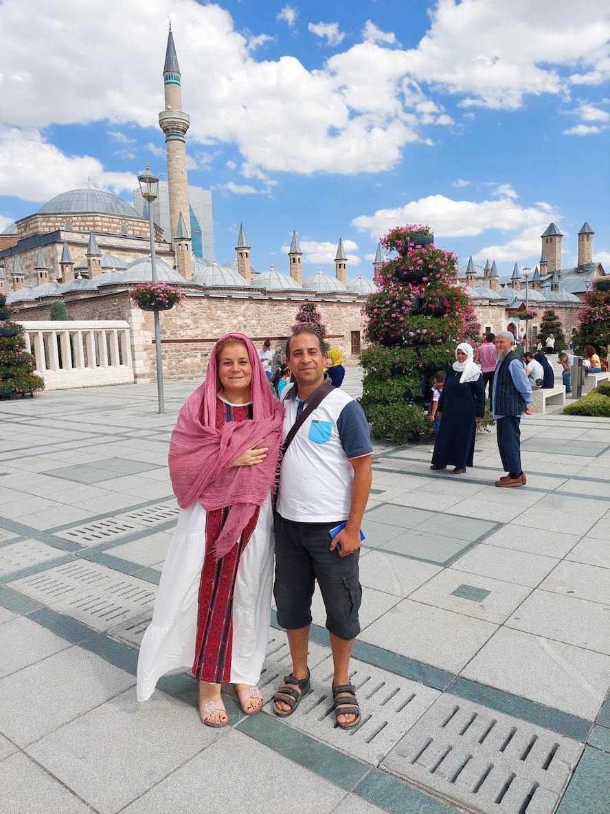 Karim and the Love of Rumi, Kriszta and Karim