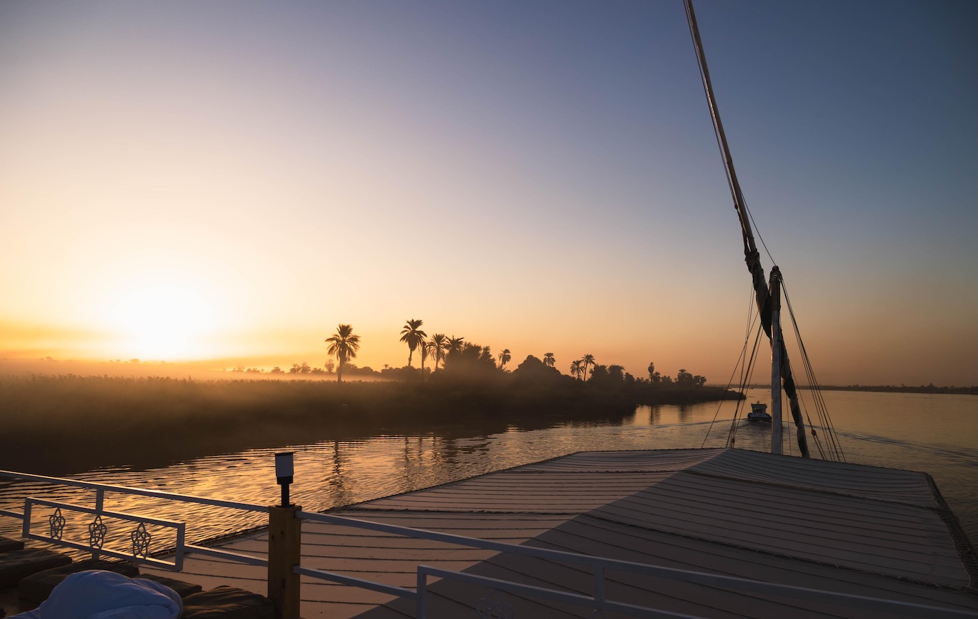A Kígyó Évének Befejezése, Nílus es hajó, 2